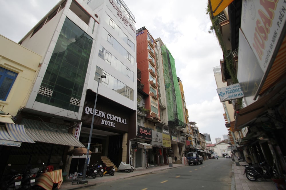Queen Central Hotel 54/60