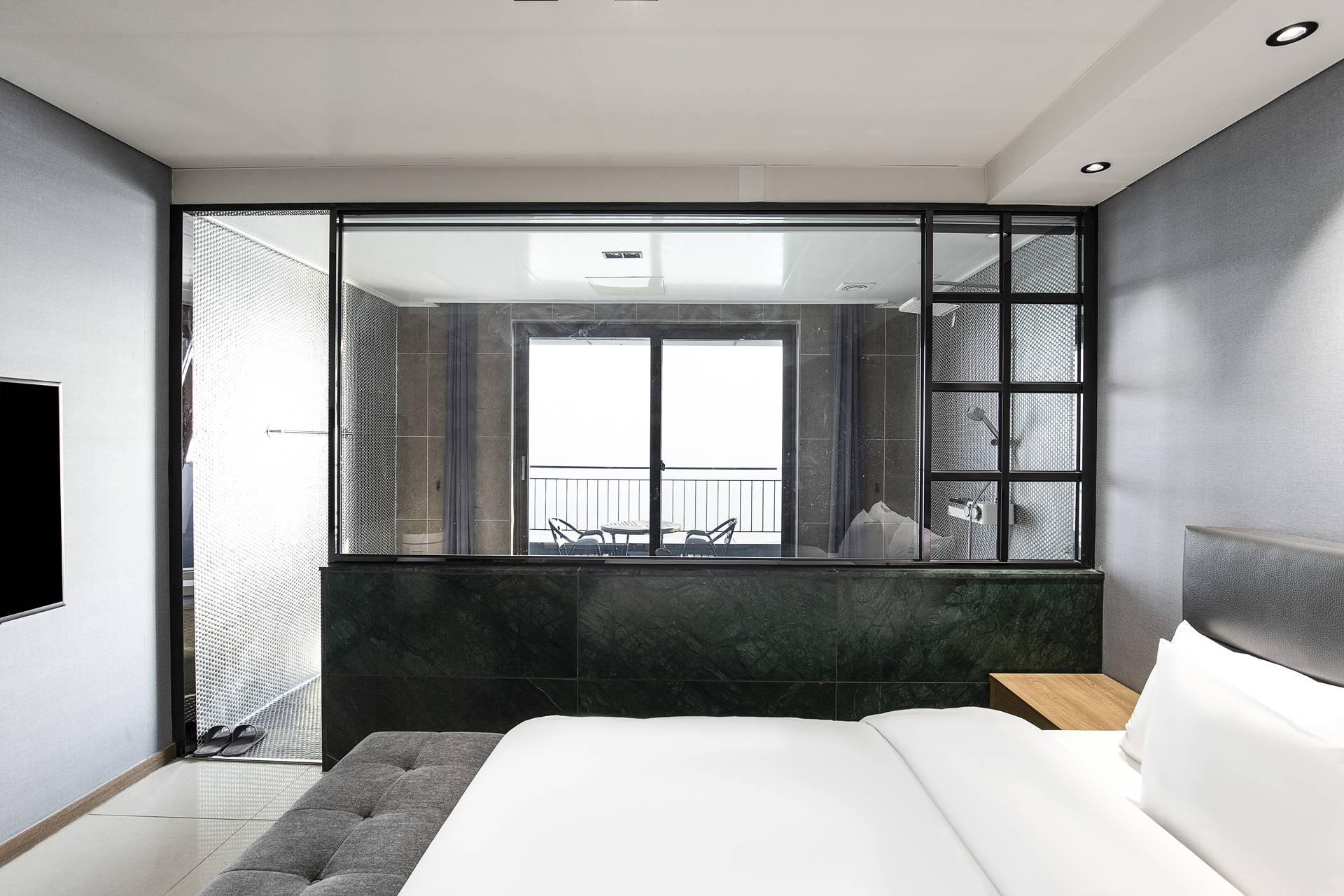 Spa, Deluxe, Hot Tub, Western Grace Hotel 3/3