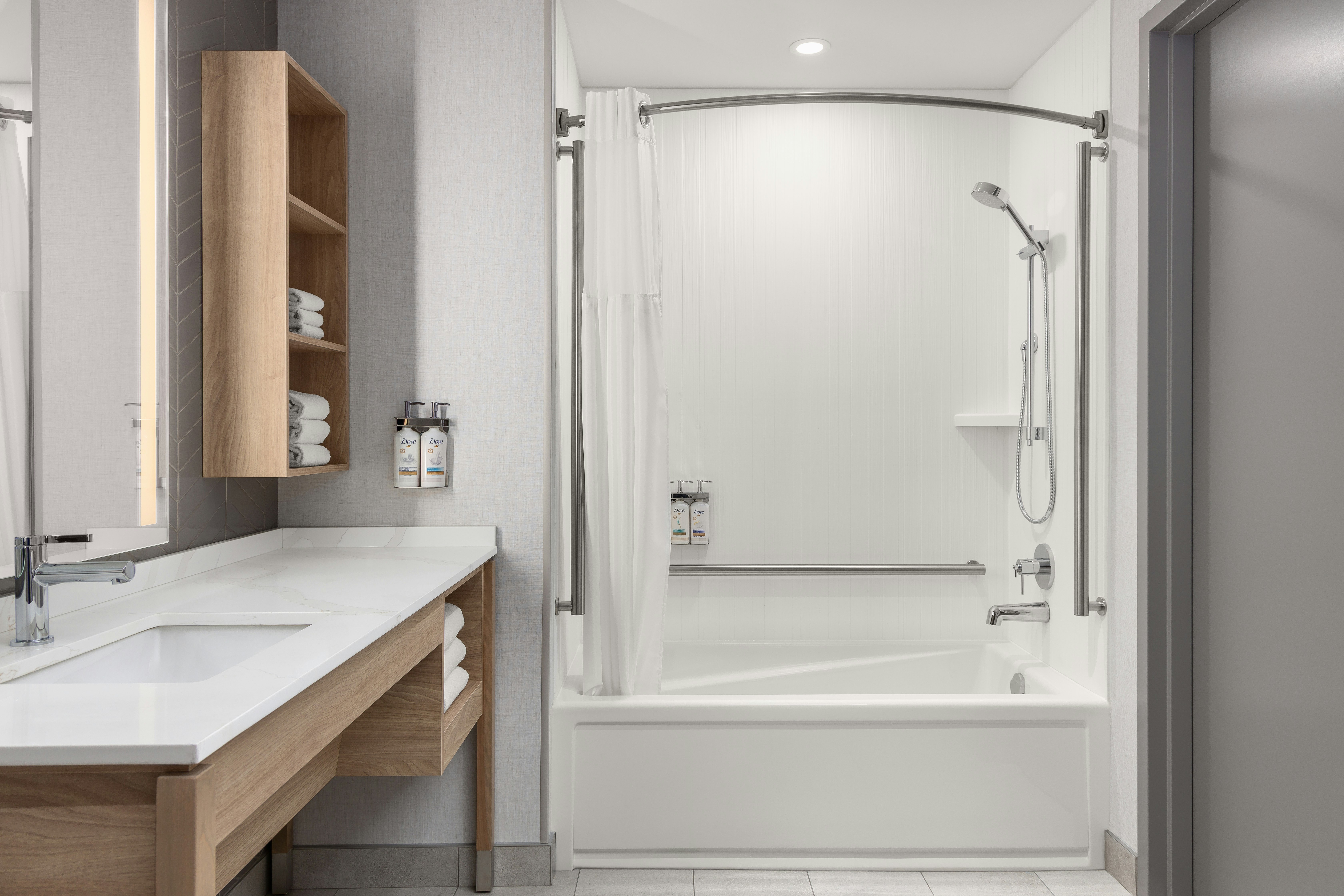 جناح استوديو بسريرين كوين بحوض استحمام، Staybridge Suites Montreal Airport - St-Laurent 3/4