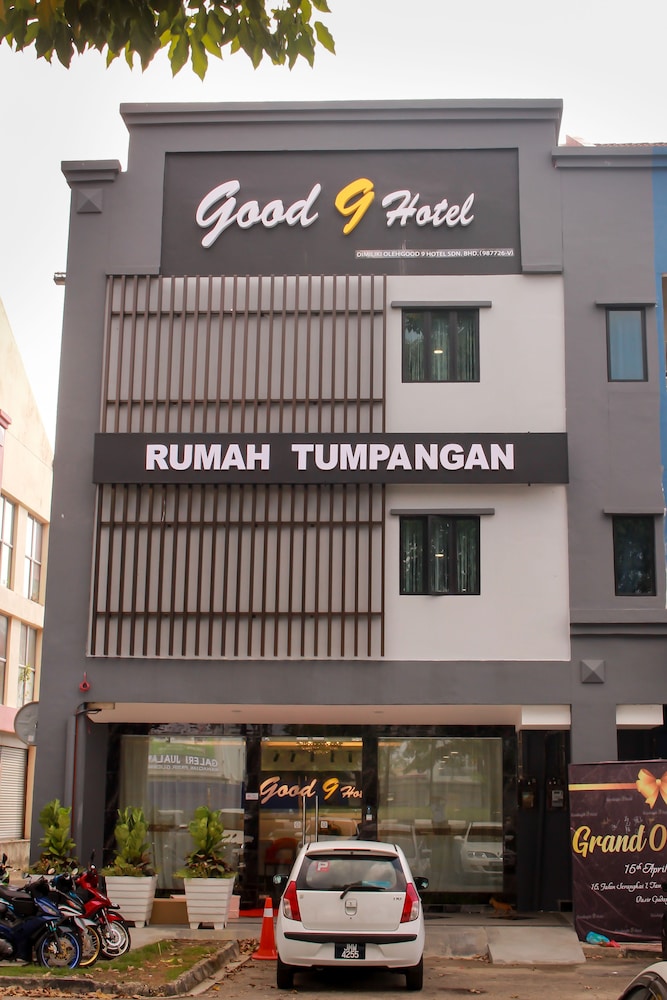 Good 9 Hotel - Bukit Dahlia 1/24