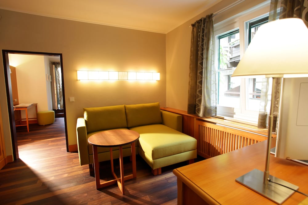 Romantik Hotel Im Weissen Roessl 51/71