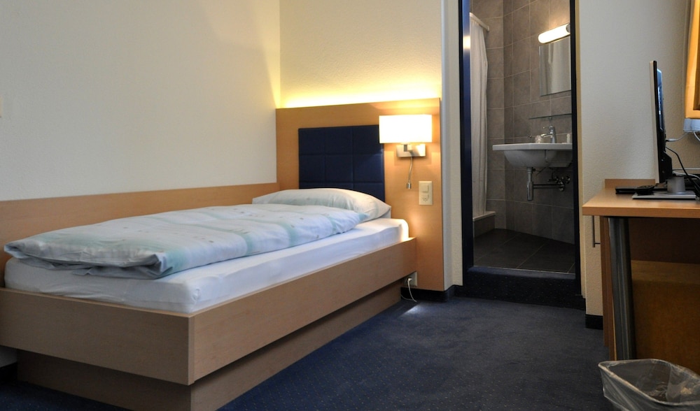 Felmis Hotel 4/37