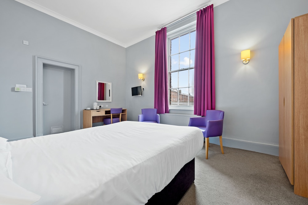 Royal Hotel Whitby 18/61