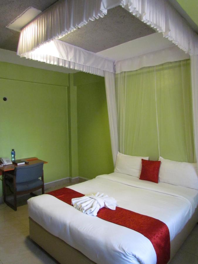 Raygreen Hotel 10/45