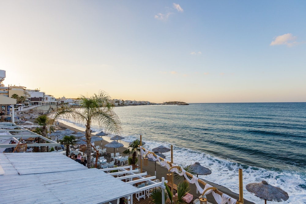 Kahlua Sea View Suites 56/67