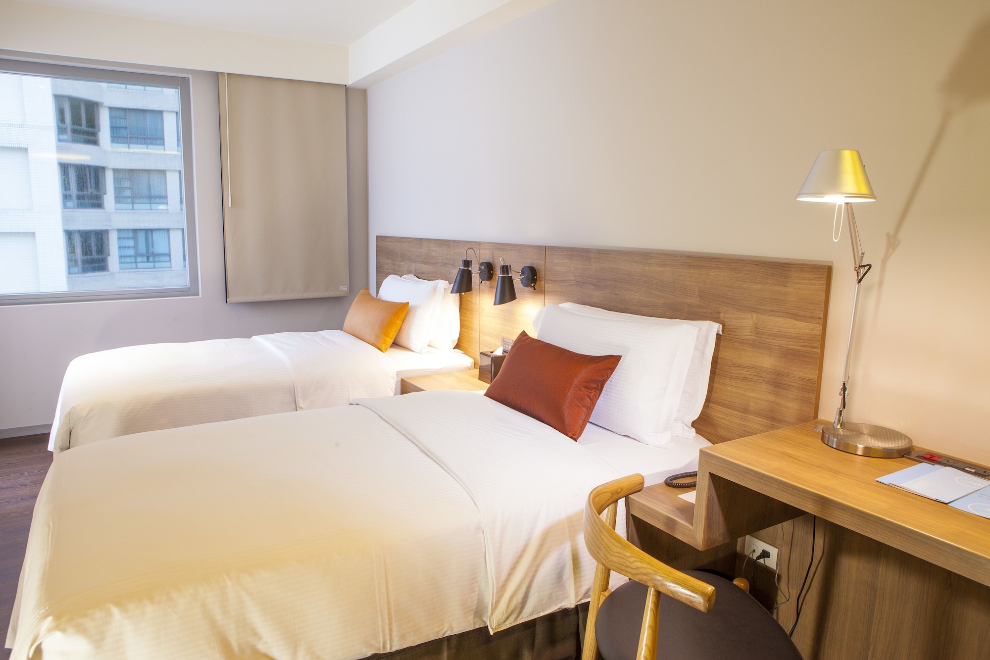 SUPERIOR, TWIN BEDS