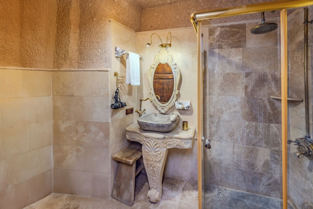 Eyes Of Cappadocia Cave Hotel 10/81