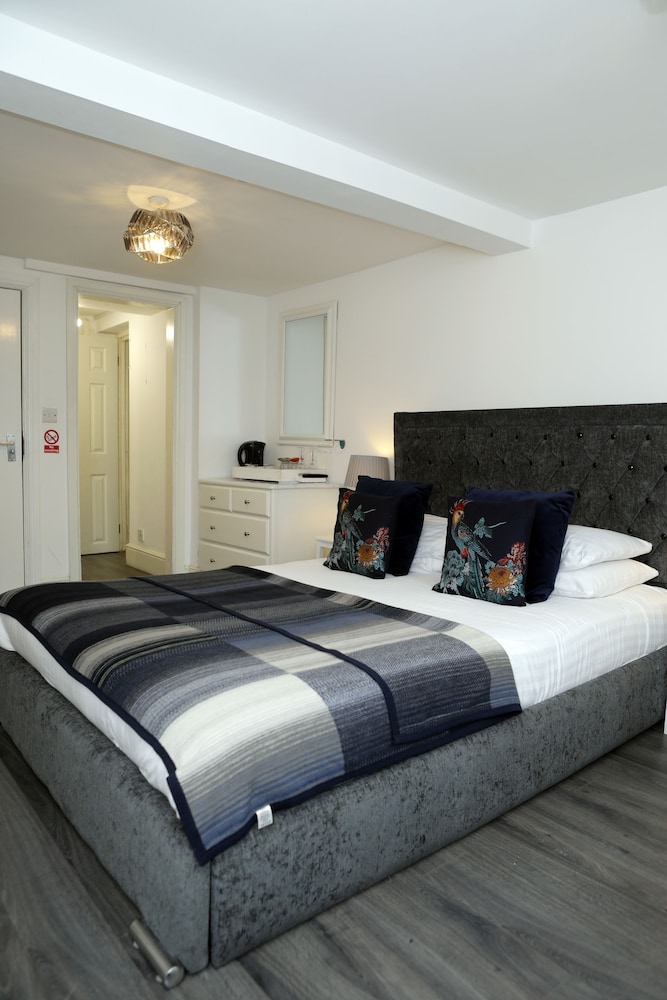 Bexley Village Hotel 24/50