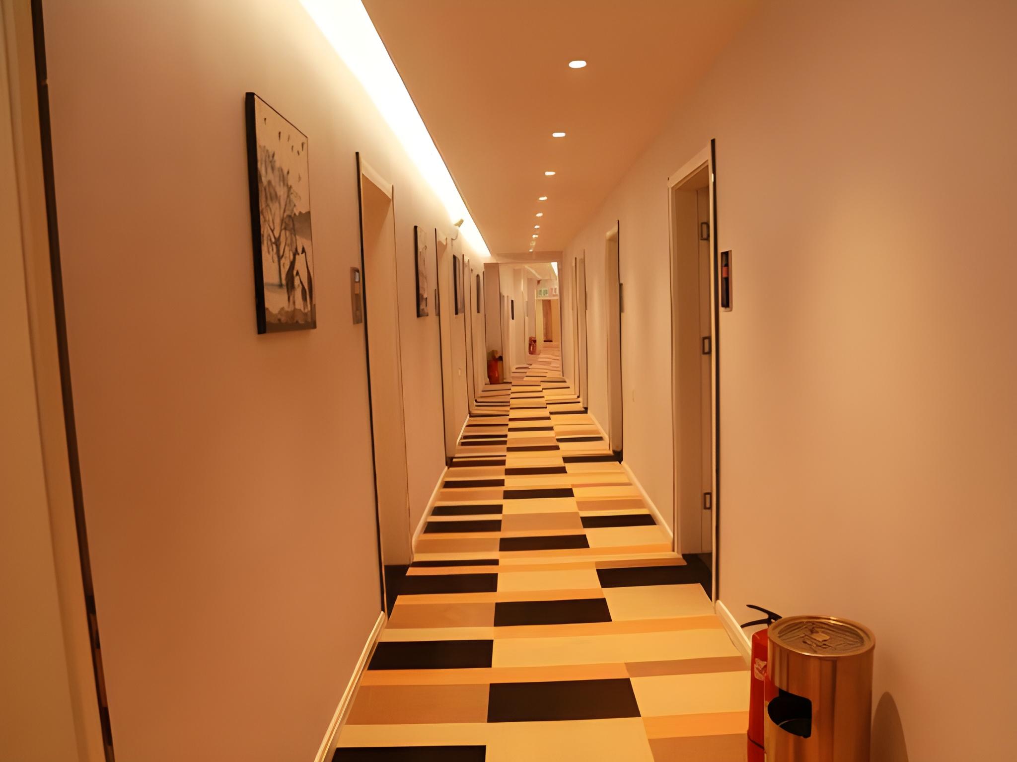 Shell Hebi Qi County Qi River Road Hotel 38/44