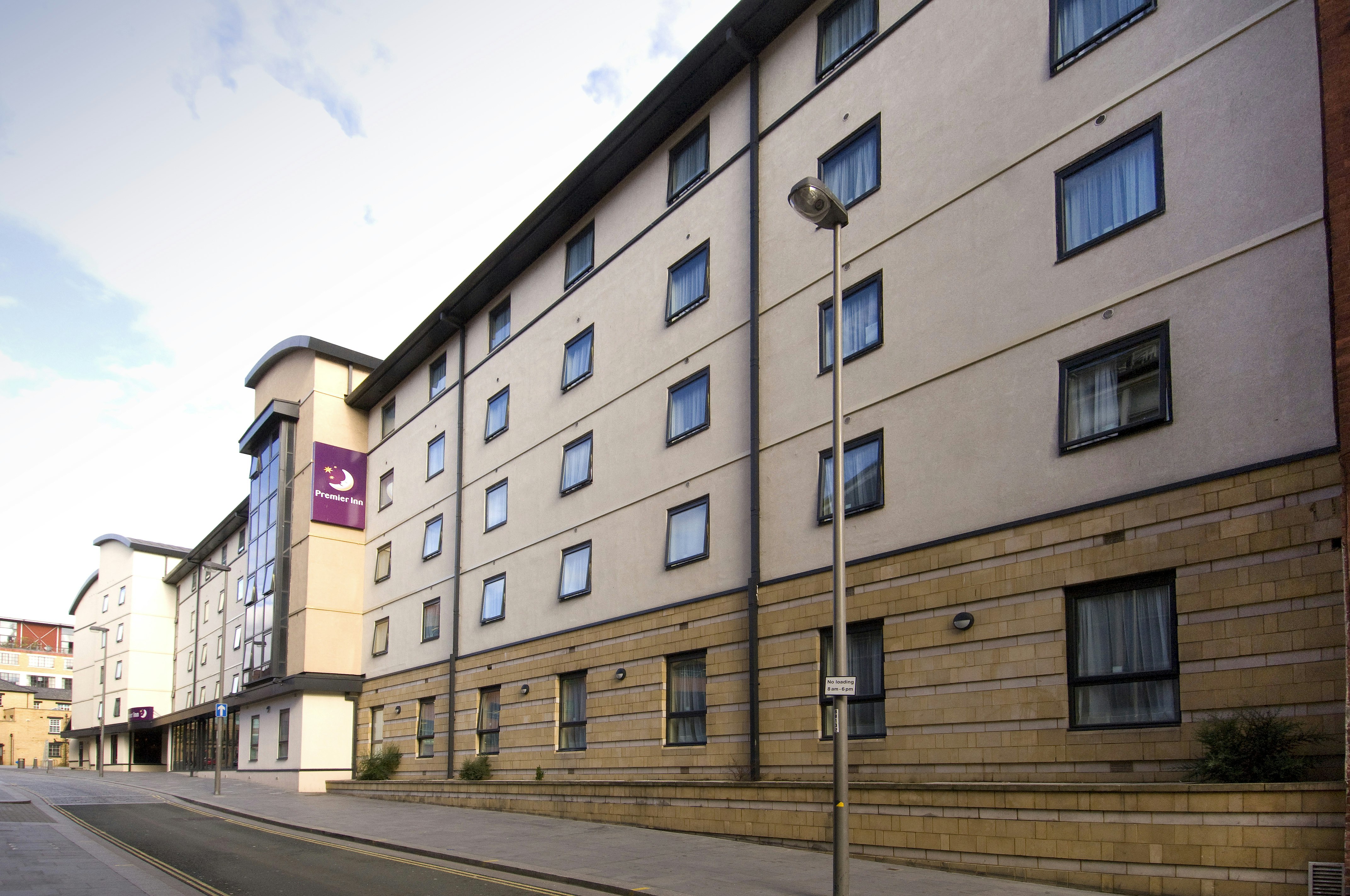 Premier Inn Liverpool City Centre (Moorfields) Hotel 35/37