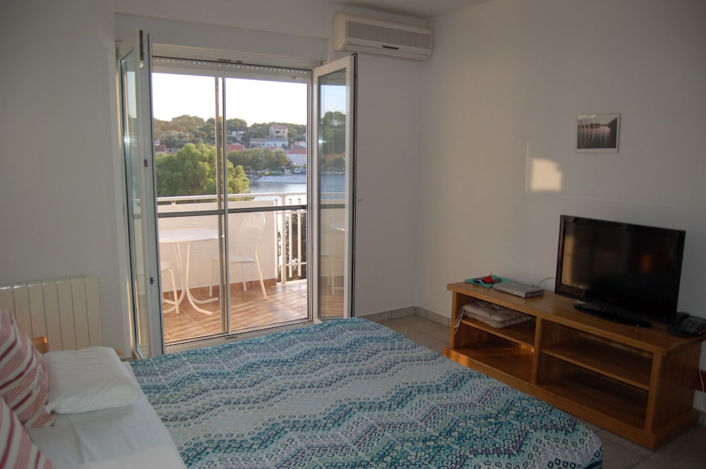 Gorgonia Apartments 26/50