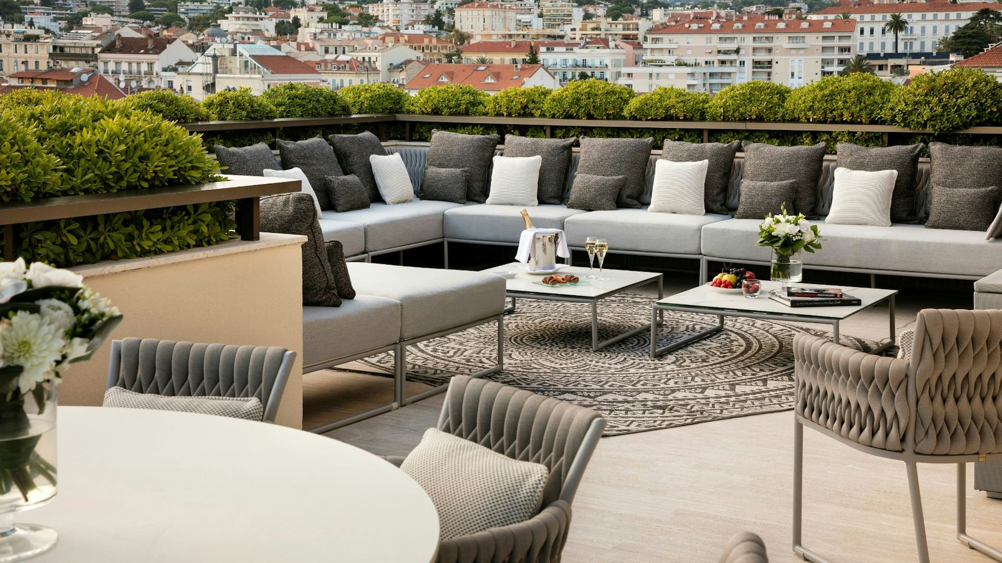 Hotel Barriere Le Gray D Albion Cannes 57/75