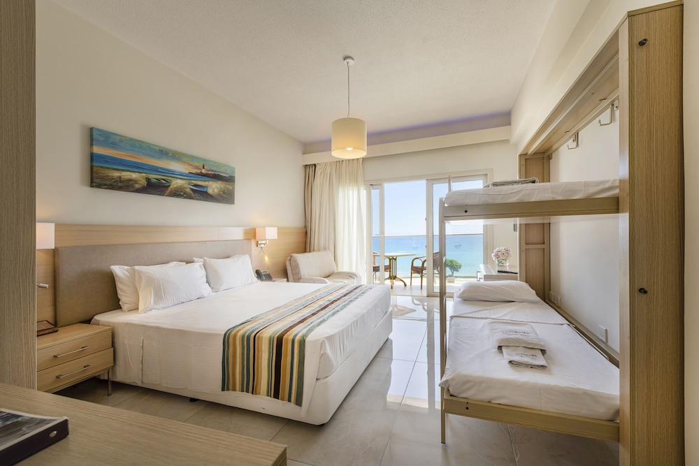 Superior, Family, 1 Double and 2 Bunk Beds, Sea View