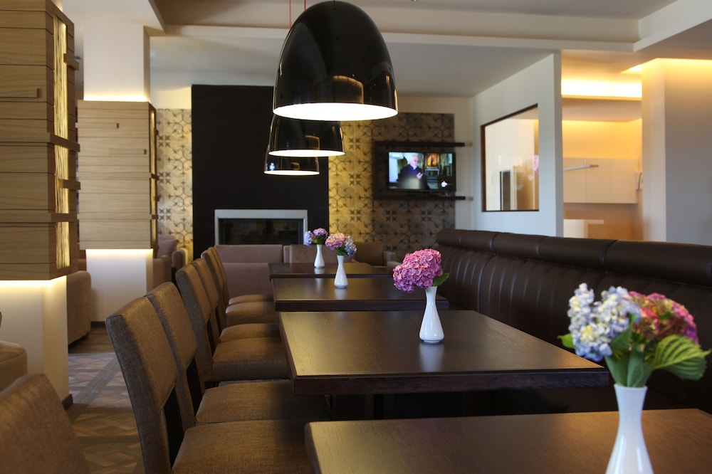 Theta Hotel 1/36