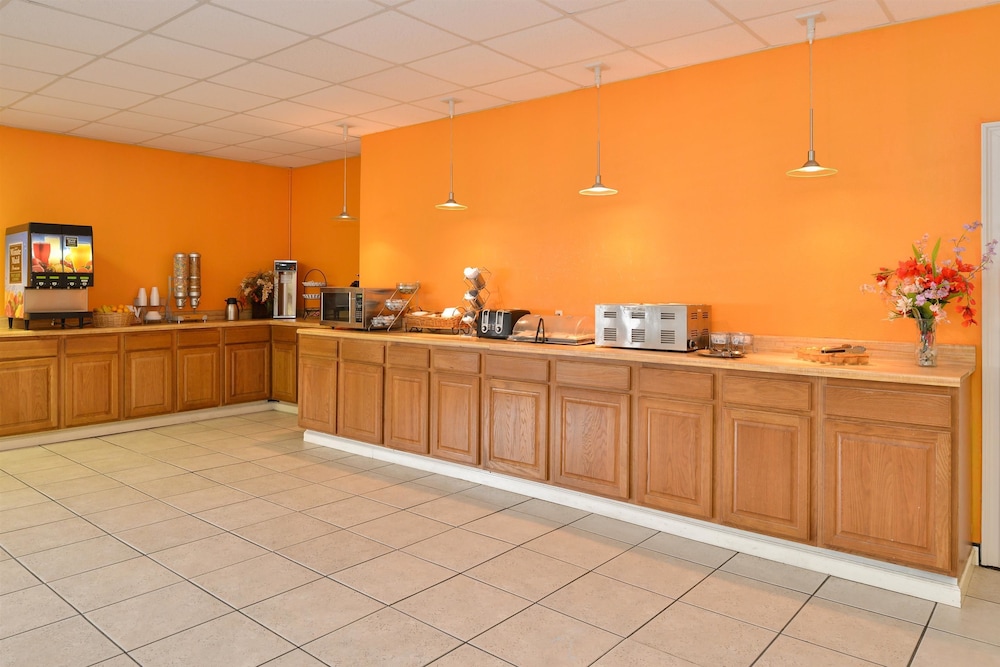 Americas Best Value Inn Tulsa at I-44 17/44