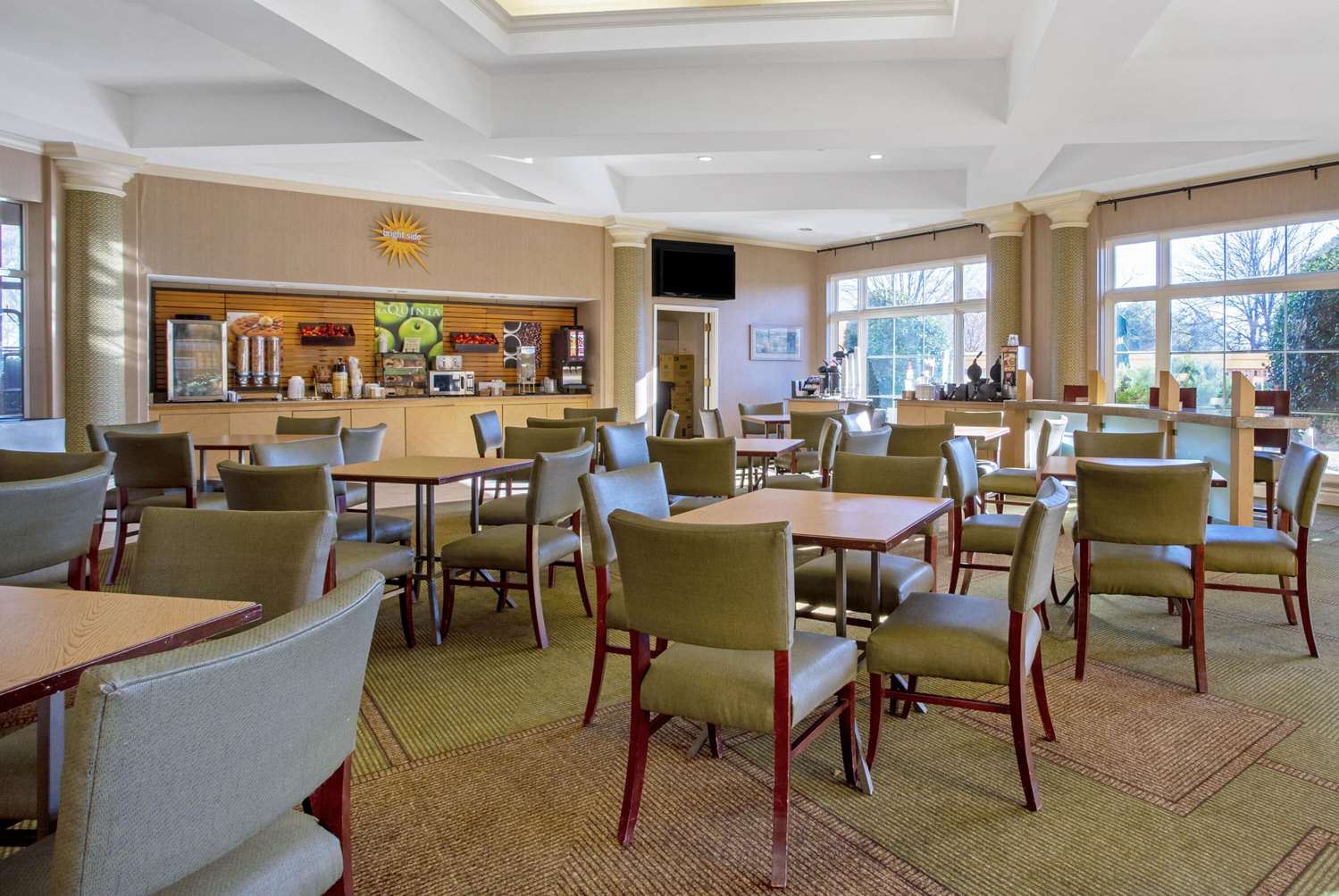 La Quinta Inn Suites Winston Salem 53/64
