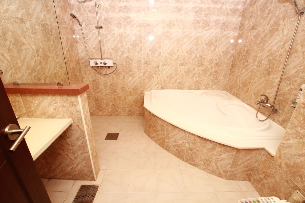 Suwon Symphony Tourist Hotel 52/52