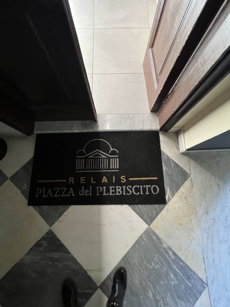 Relais Piazza del Plebiscito 42/72