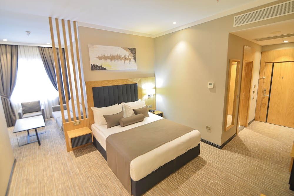 Serenity Comfort Hotel 11/41
