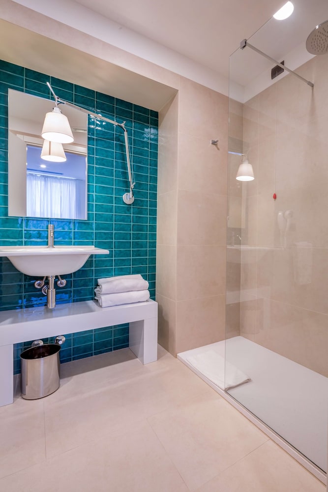 غرفة قياسية بسرير كوين مع أريكة، Best Western Plus Hotel Royal Superga 6/7