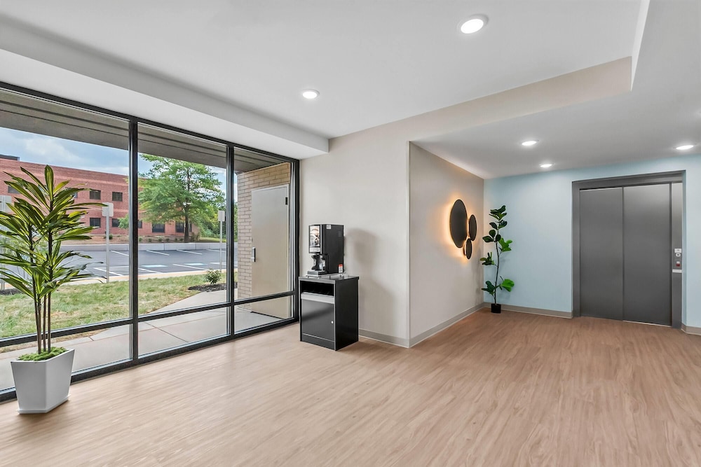 ECHO Suites Extended Stay by Wyndham Sterling 29/41