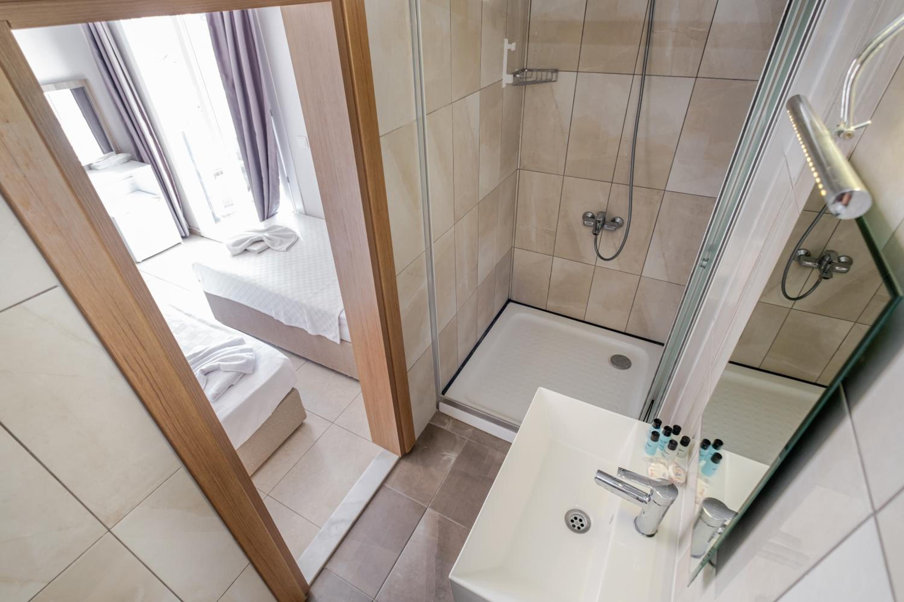 Bayram Hotel 48/50