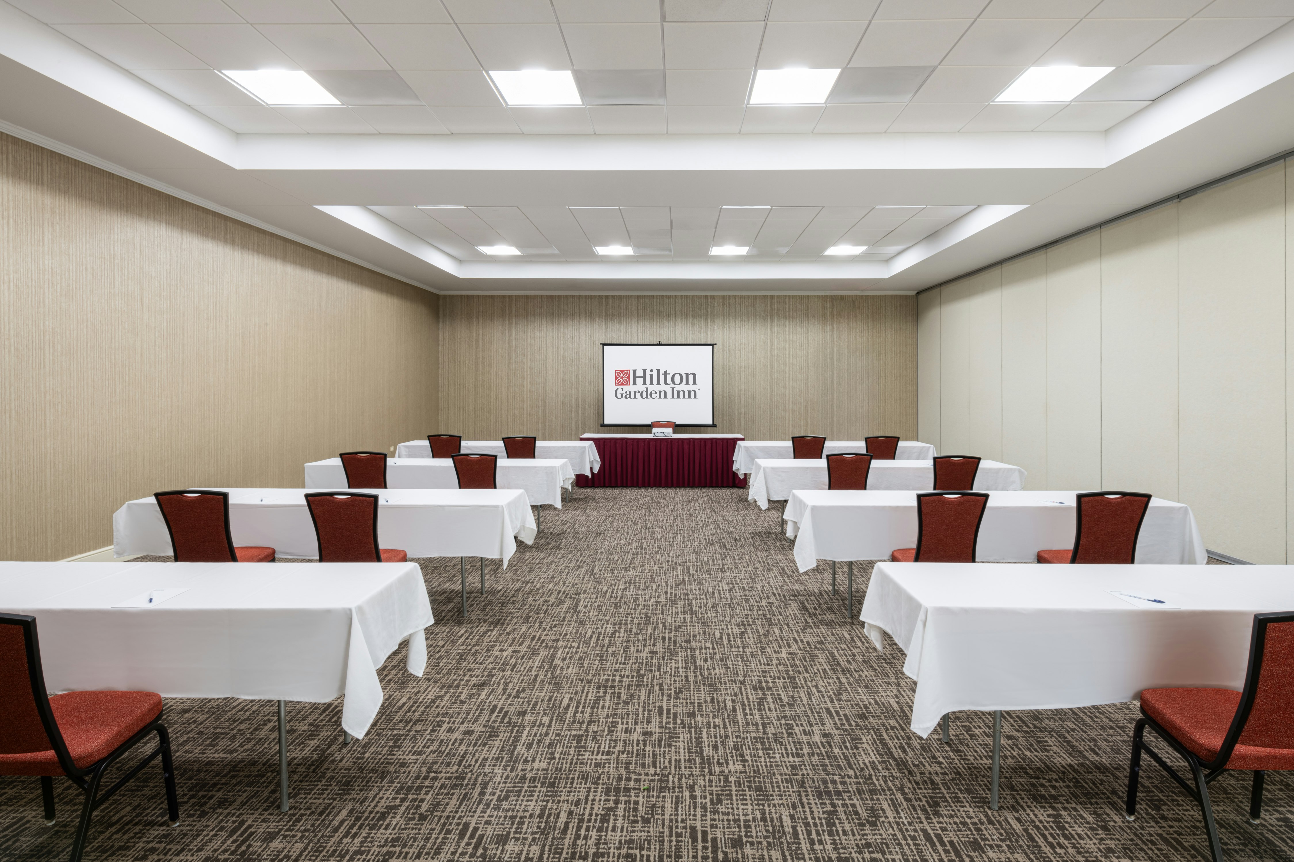 Hilton Garden Inn St. Charles 38/48