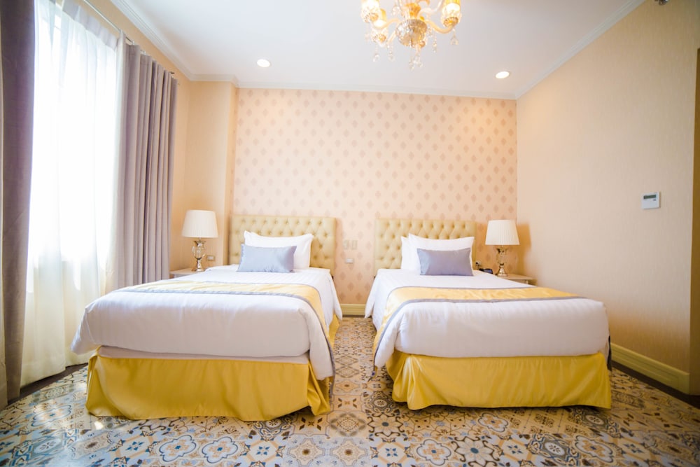 Rizal Park Hotel 18/65