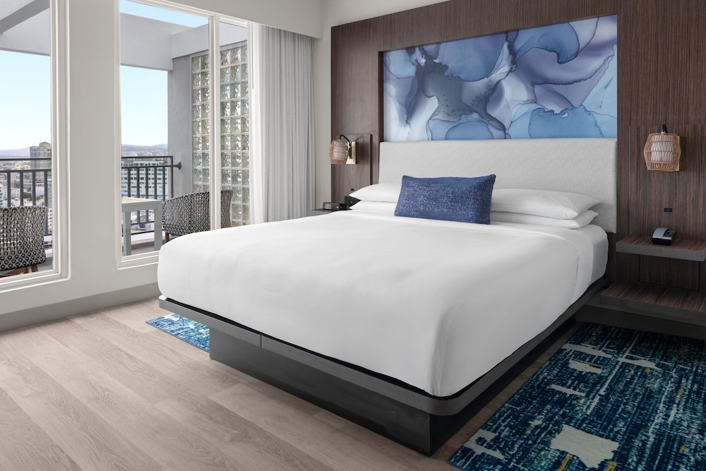 ROOM, KING BED, OCEAN VIEW