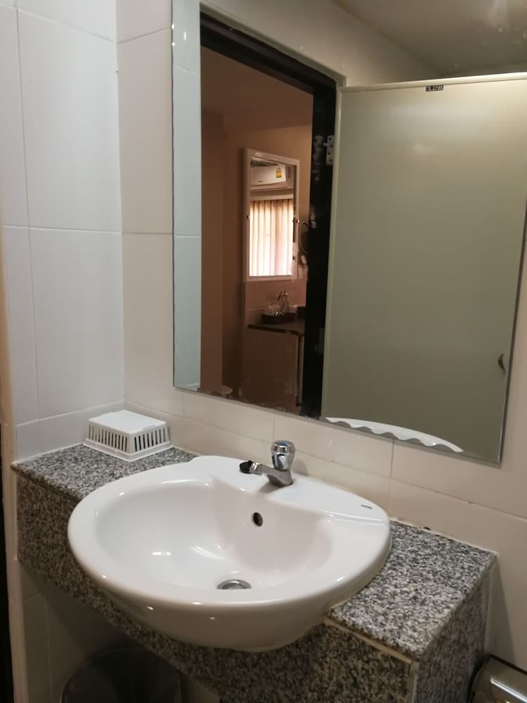 Srivichai Hotel 16/50