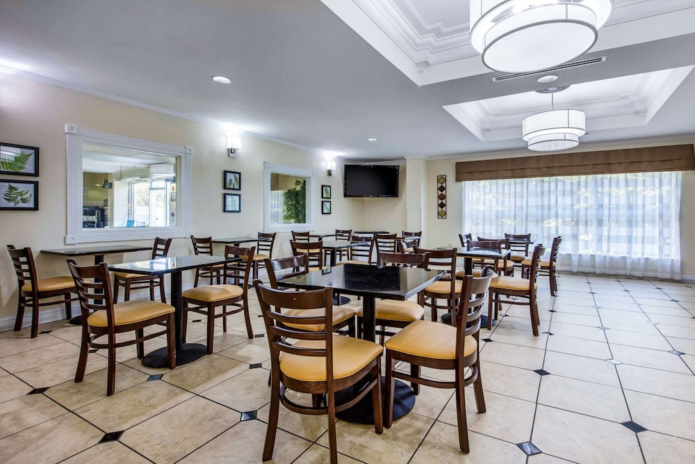 Sleep Inn and Suites Montgomery East I-85 18/32