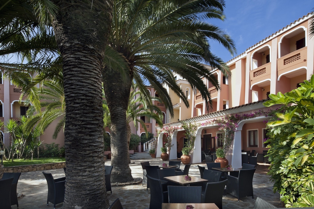 CALA GINEPRO RESORT AND SPA 38/50