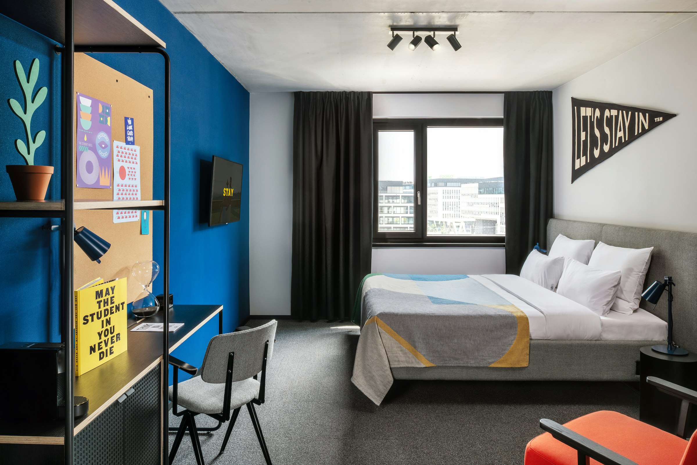 DELUXE, DOUBLE BED