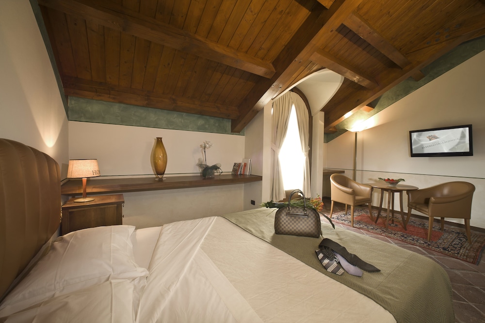 Albergo dell Agenzia 15/76