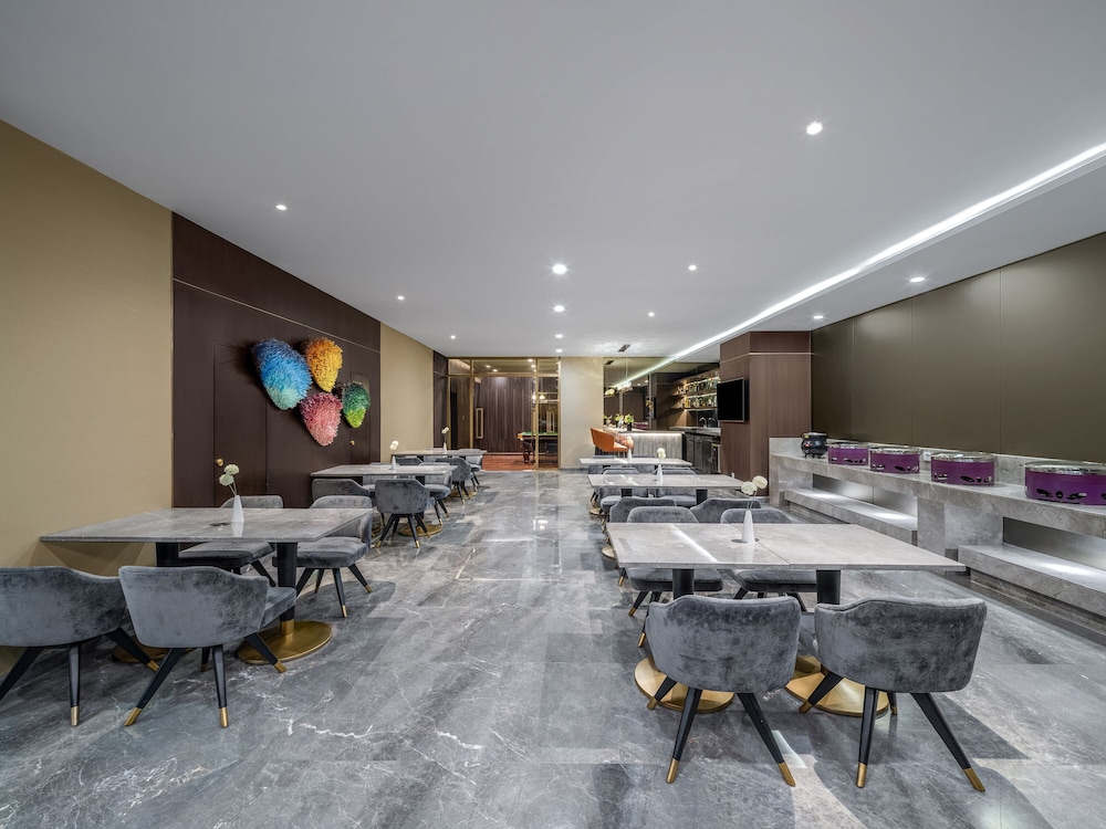 Dorsett Grand Chengdu 50/59