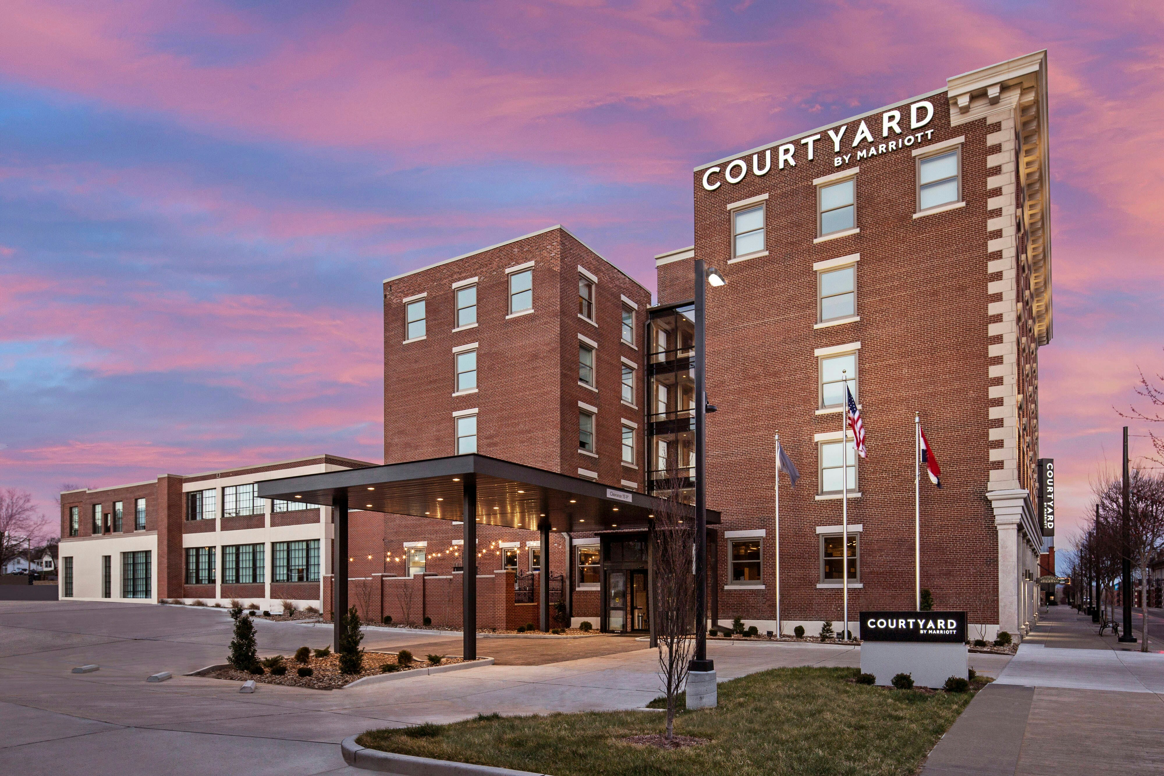 Courtyard By Marriott Cape Girardeau Downtown 41/42