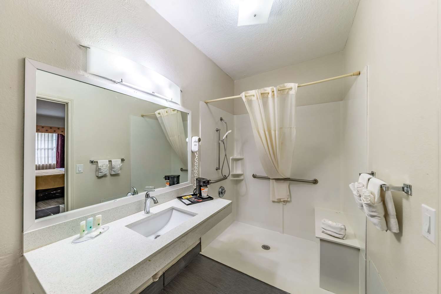 Quality Inn & Suites Canton, TX 14/15