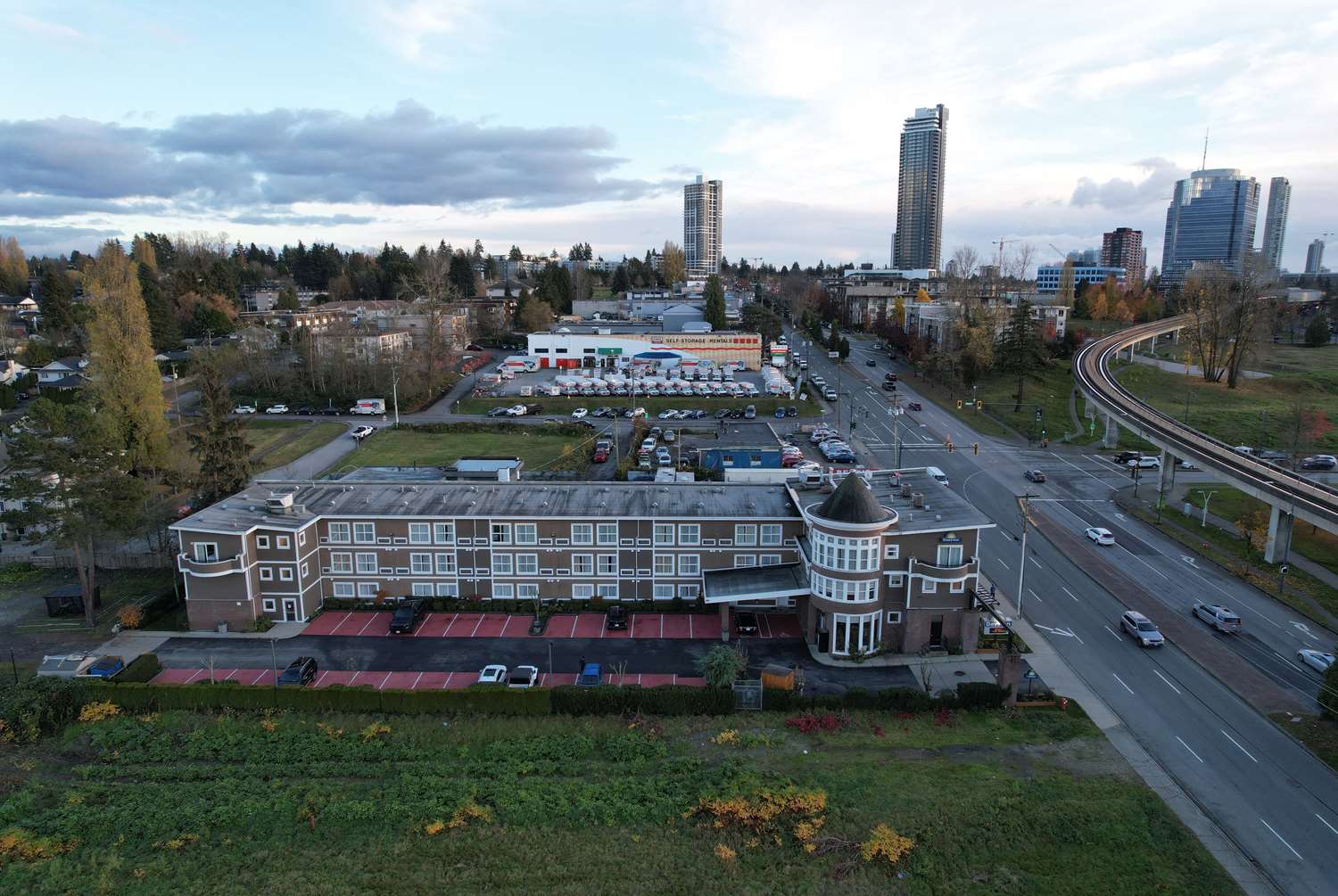 Days Inn By Wyndham Surrey 4/36