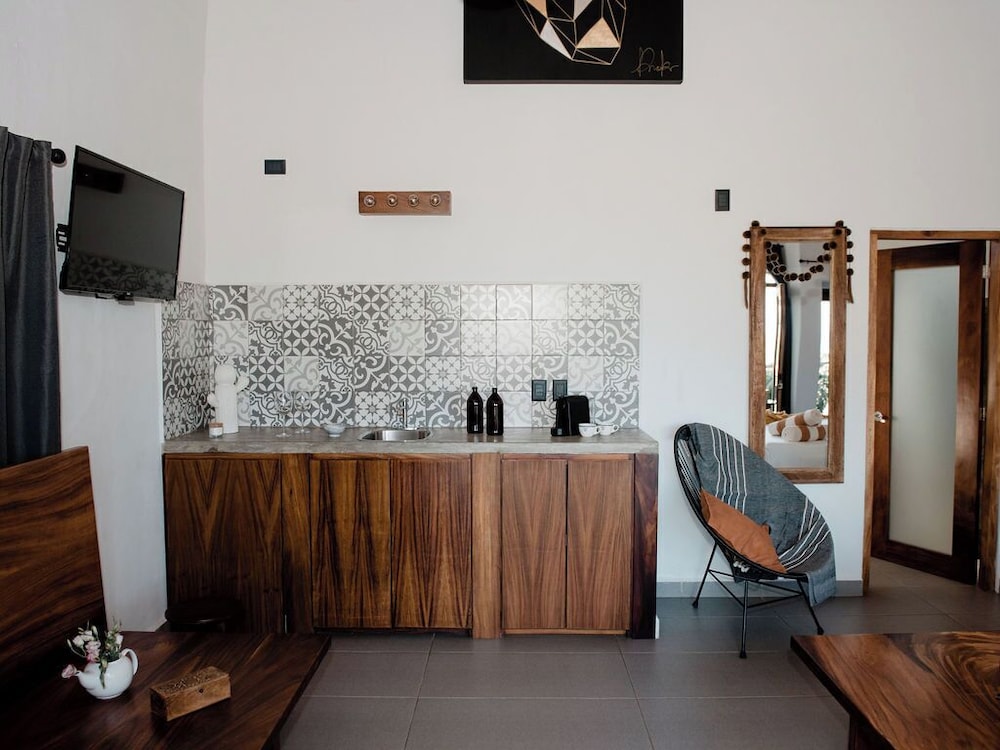 Distrito 88 Adults only 12/50
