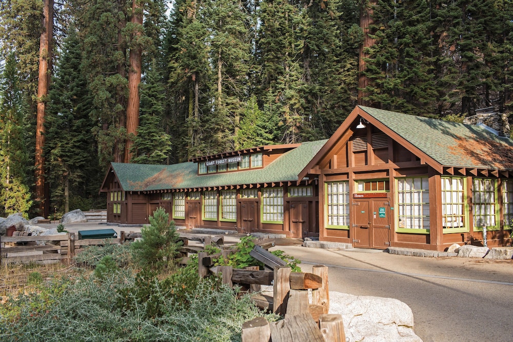 Wuksachi Lodge 66/69