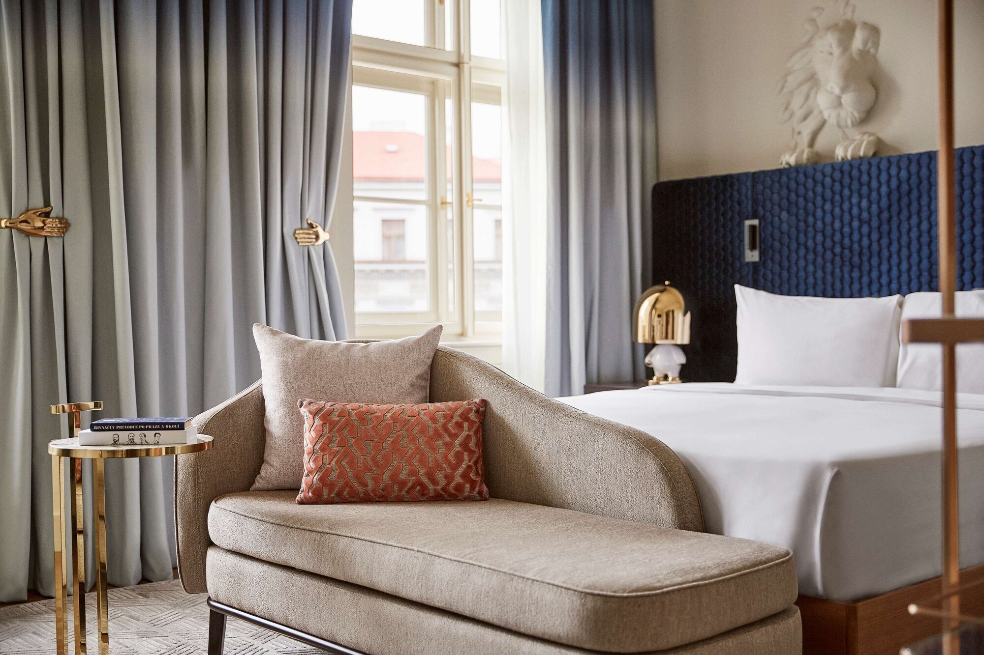غرفة ديلوكس بسرير كينج، Andaz Prague 2/6