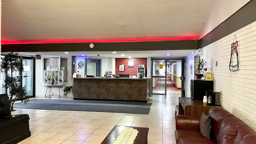 Lively Inn & Suites 7/61
