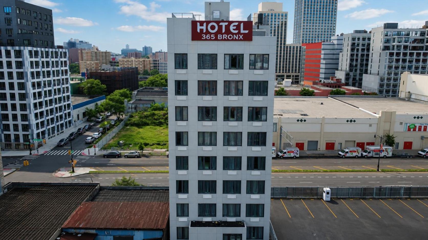 Hotel 365 Bronx 44/50