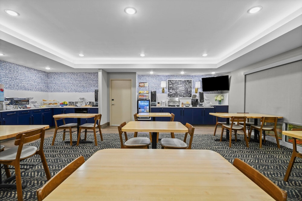 AmericInn by Wyndham International Falls Southwest 34/50