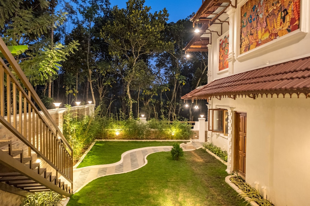 Crown Valley Thekkady 22/28