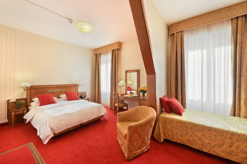 GOLF HOTEL RENE CAPT 9/67