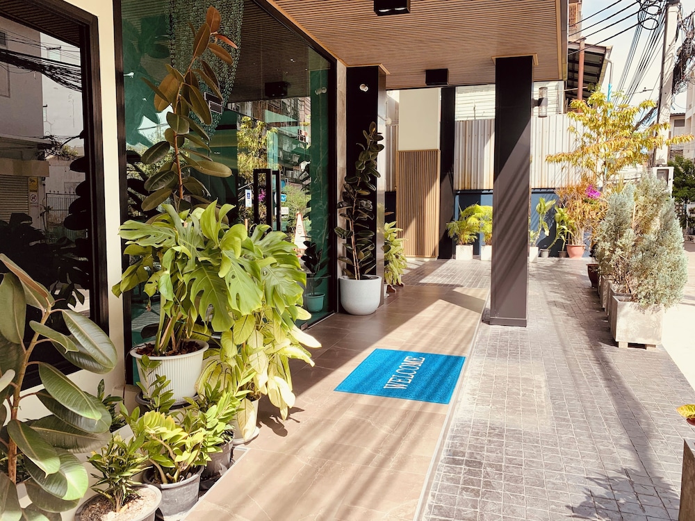 Thana Wisut Hotel 42/49