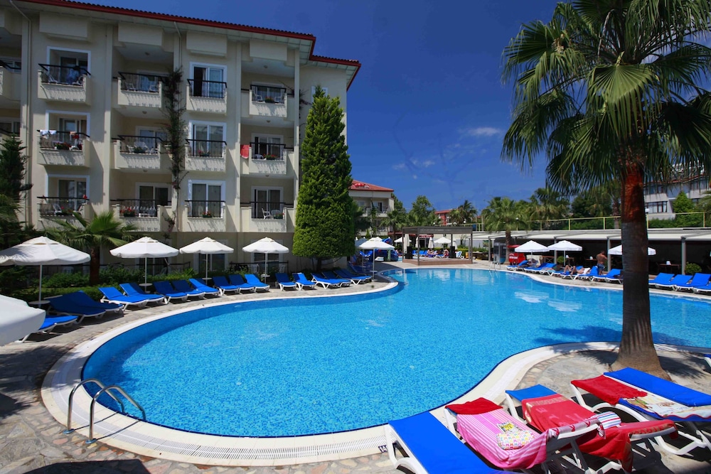 Sun City Apartments 39/42