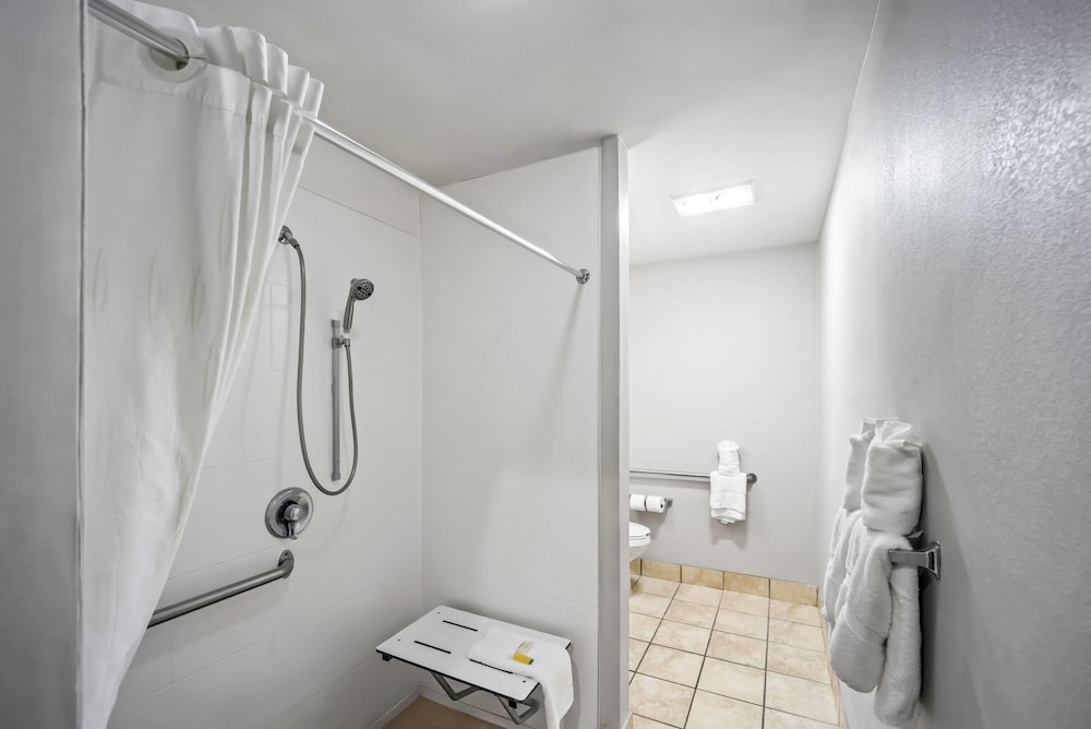 Microtel Inn Greensboro 54/54