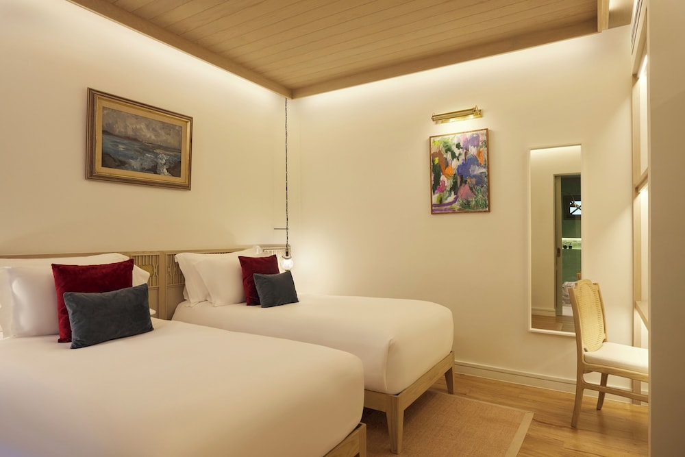 CHARRAS Bhawan Hotel and Residences 12/50